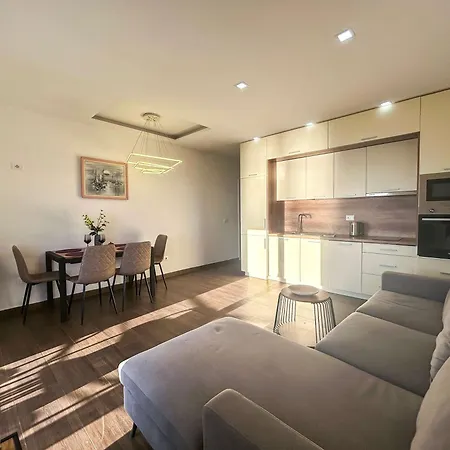 Velvet Tide Escape B18 *