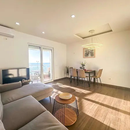 Velvet Tide Escape B18 Apartment *
